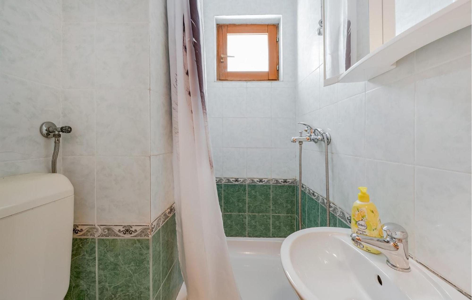 1 Bedroom Stunning Apartment In Primošten Kültér fotó