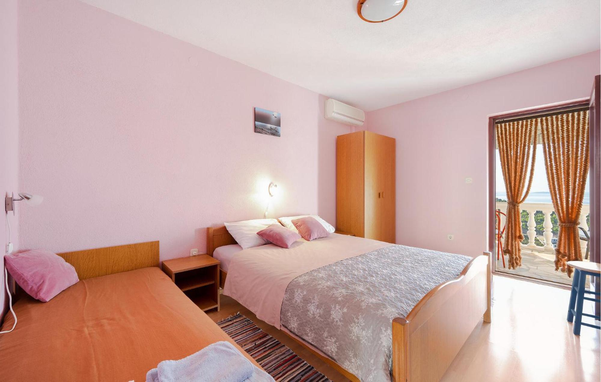 1 Bedroom Stunning Apartment In Primošten Kültér fotó